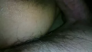 ແຟນຂີ້ອາຍສະແດງໃຫ້ເຫັນ pussy ຂອງນາງແລະດູດ dick ຂອງຂ້າພະເຈົ້ານອກ
