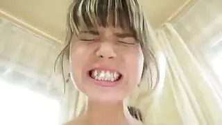 Slutty ແຫນ້ນ ເດັກຍິງຂີ່ dick ເປັນສັດ
