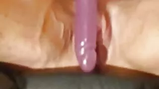ຮ້ອນ brunette ກັບ tits ປອມມີເພດສໍາພັນ