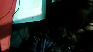 ຄວາມງາມທີ່ມີ tits ທໍາມະຊາດແລະການຮ່ວມເພດທີ່ຍິ່ງໃຫຍ່