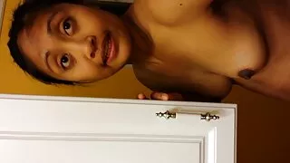 ສອງເດັກຍິງແບ່ງປັນ dick