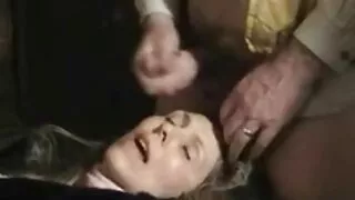 BBW ທີ່ຮັກສະແດງໃຫ້ເຫັນຮ່າງກາຍຂອງນາງ