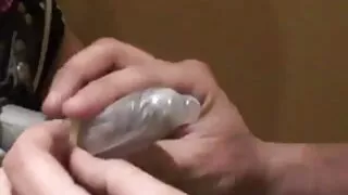ຜິວເນື້ອສີຂາວງາມ titted slut ລອກເອົາອອນໄລນ໌