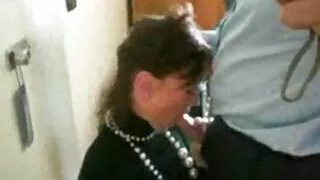 ອິນເດຍຂີ້ອາຍ MILF ດູດປາກກ້ອງ