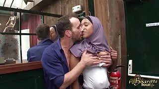 Deepthroating ສີດໍາອະໄວຍະວະເພດ