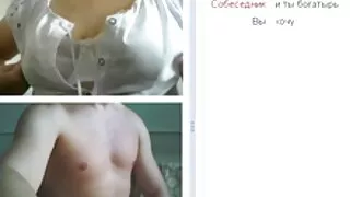 ຄວາມງາມຂອງ webcam Busty ແຕະຕ້ອງຕົນເອງແລະດູດ monster dildo
