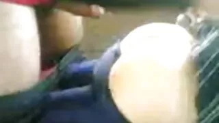Handjob ແລະ blowjob ຈາກເອື້ອຍລ້ຽງ