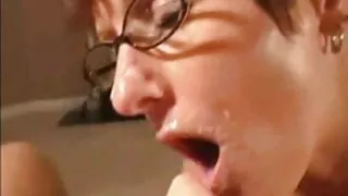 ແຟນ fucked ໃນກົ້ນທີ່ມີ dick huge ລາວ