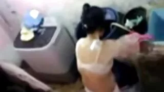 Booby bitchy ເດັກນ້ອຍຫຼີ້ນກັບບານຂອງຂ້ອຍ